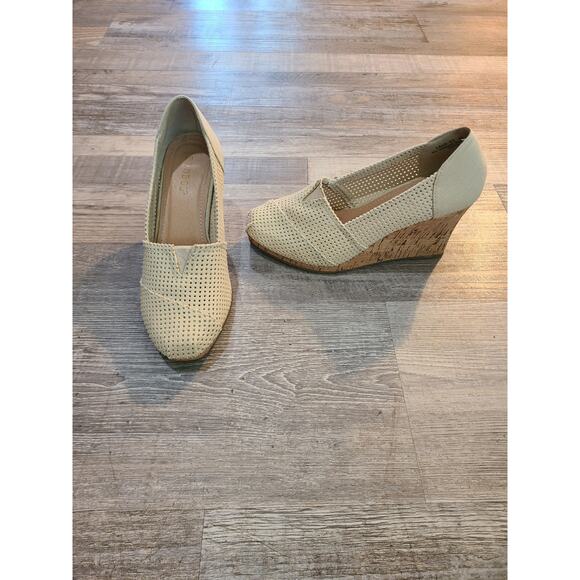 Bamboo 6.5 womens cream/ beige cork wedges - Picture 1 of 8